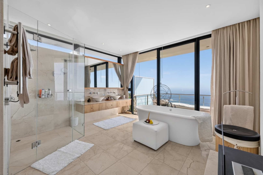 8 Bedroom Property for Sale in Bantry Bay Western Cape